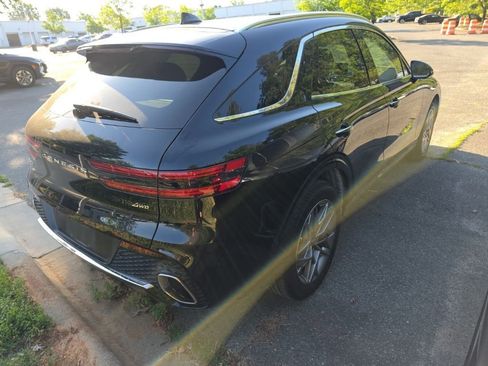 Used 2025 Genesis GV70 2.5T AWD/4WD image 3