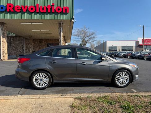 Used 2015 Ford Focus Titanium image 8