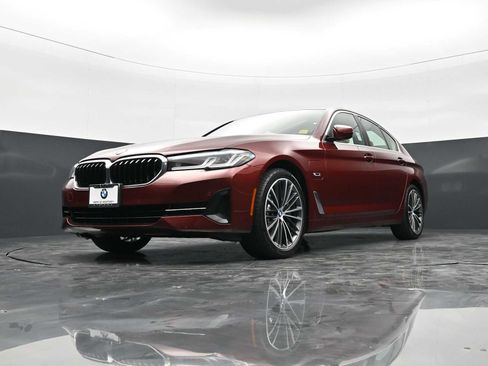 Used 2023 BMW 530e w/ Premium Package RWD image 23