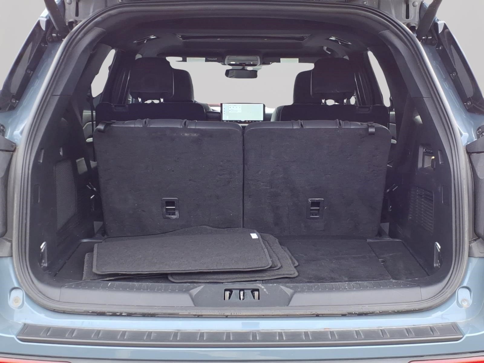 Used 2025 Ford Explorer ST w/ Sun And Sound Package AWD/4WD image 8