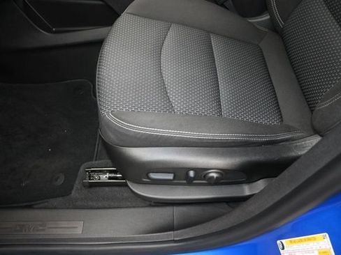 Used 2024 GMC Terrain SLE w/ Driver Convenience Package FWD image 12