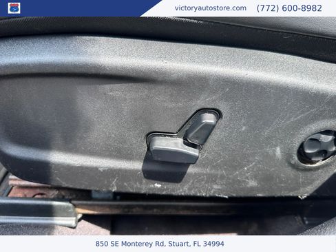 Used 2018 Dodge Charger R/T w/ Navigation & Travel Group image 23