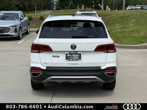 Used 2022 Volkswagen Taos SE FWD image 12