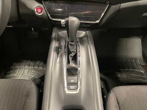 Used 2018 Honda HR-V EX image 11