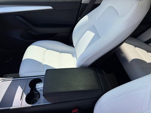 Used 2022 Tesla Model 3 image 14