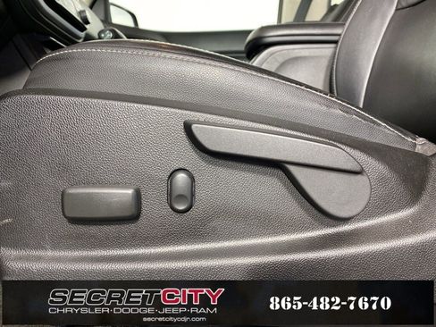 Used 2015 GMC Canyon SLT image 13