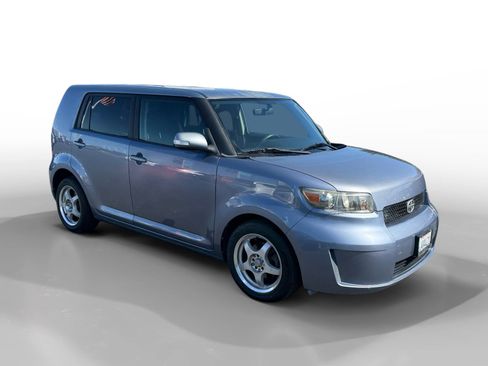 Used 2010 Scion xB FWD image 7