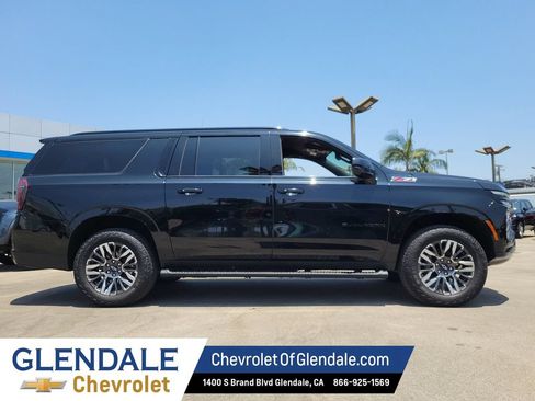 Certified 2025 Chevrolet Suburban Z71 AWD/4WD image 10