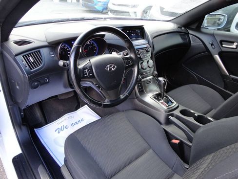 Used 2016 Hyundai Genesis 3.8 RWD image 19