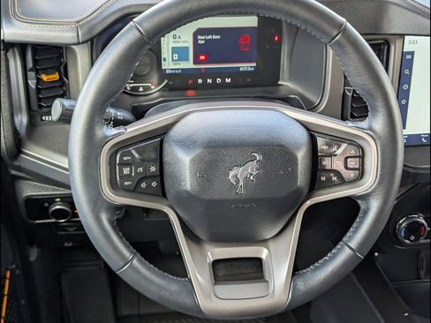 Used 2024 Ford Bronco Badlands image 12