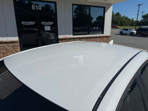 Used 2022 Toyota Corolla LE FWD image 12