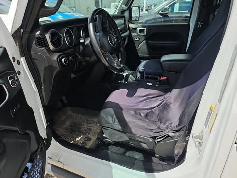 Used 2023 Jeep Gladiator Sport AWD/4WD image 12