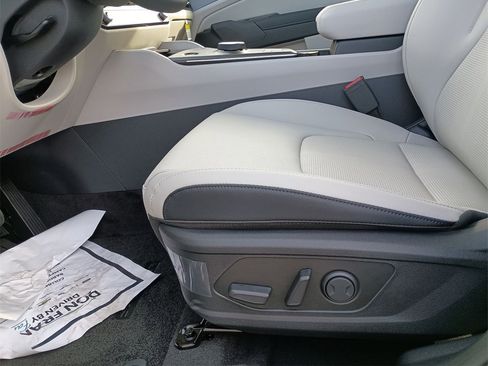 New 2026 Kia Sportage EX w/ EX Panoramic Sunroof Package image 18