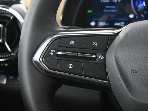 New 2026 Chevrolet Equinox ACTIV w/ Convenience Package III AWD/4WD image 34