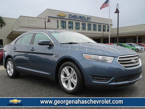 Used 2018 Ford Taurus SEL image 1