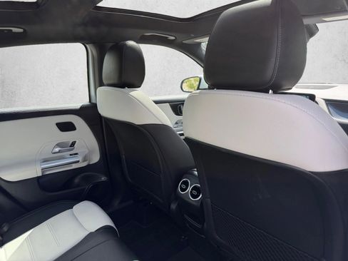 Used 2021 Mercedes-Benz GLA 35 AMG 4MATIC image 26