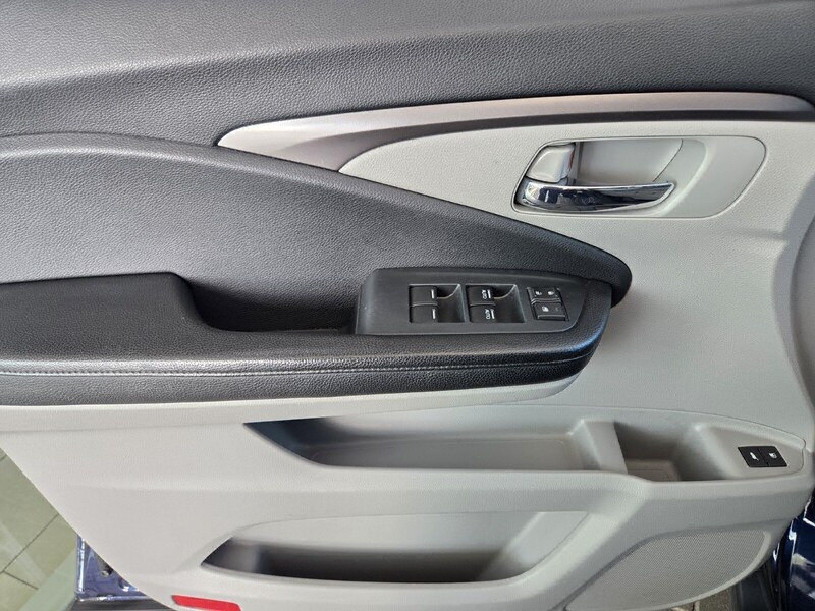 Used 2016 Honda Pilot EX-L image 25