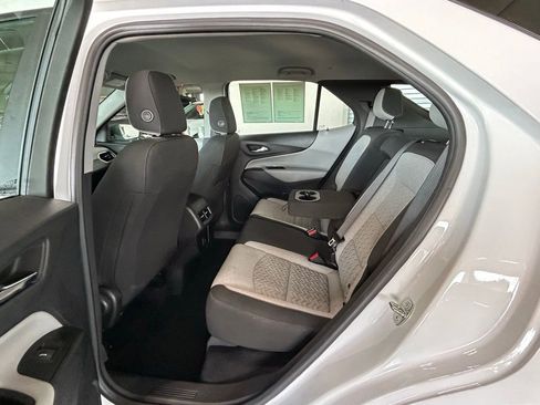 Used 2022 Chevrolet Equinox LS image 32