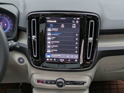 Certified 2023 Volvo XC40 B5 Plus w/ Protection Package Premier image 19