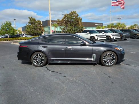 Used 2019 Kia Stinger Premium image 4