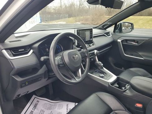 Used 2020 Toyota RAV4 XSE image 18