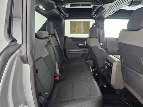 Used 2025 GMC Hummer EV 3X w/ Extreme Off-Road Package image 12