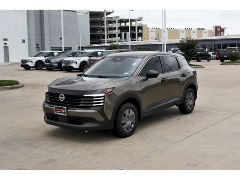 Used 2025 Nissan Kicks S FWD image 2