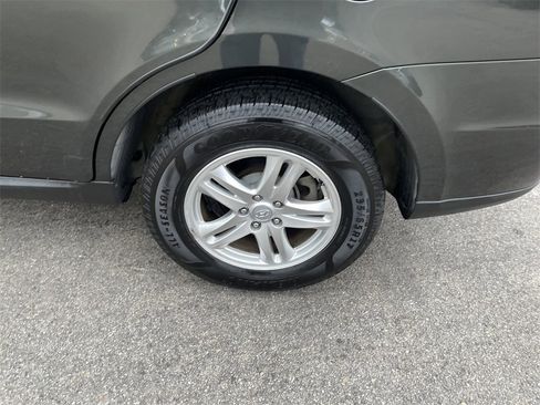 Used 2012 Hyundai Santa Fe GLS image 10