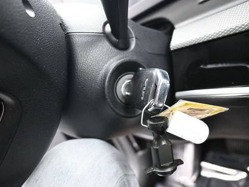 Used 2025 Kia Sportage LX image 18