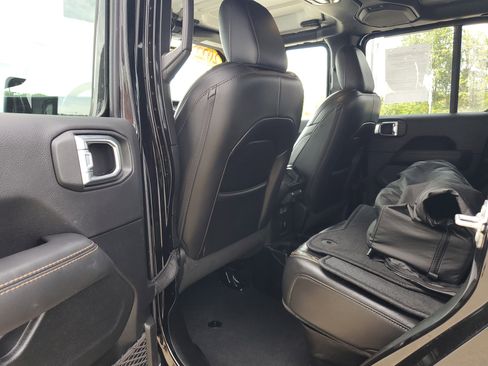 Used 2022 Jeep Gladiator Overland image 23