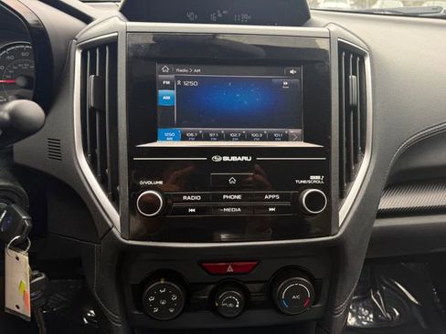 Used 2017 Subaru Impreza 2.0i image 8