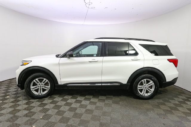 Used 2023 Ford Explorer XLT AWD/4WD image 6