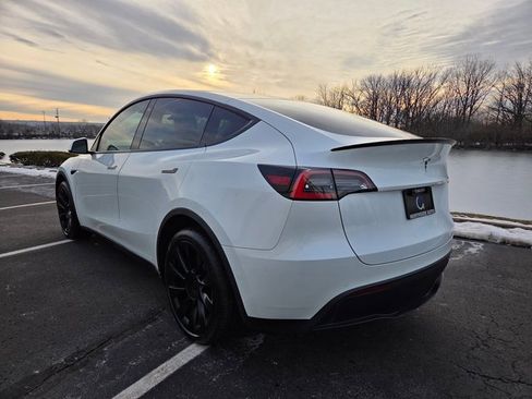 Used 2020 Tesla Model Y Long Range image 11