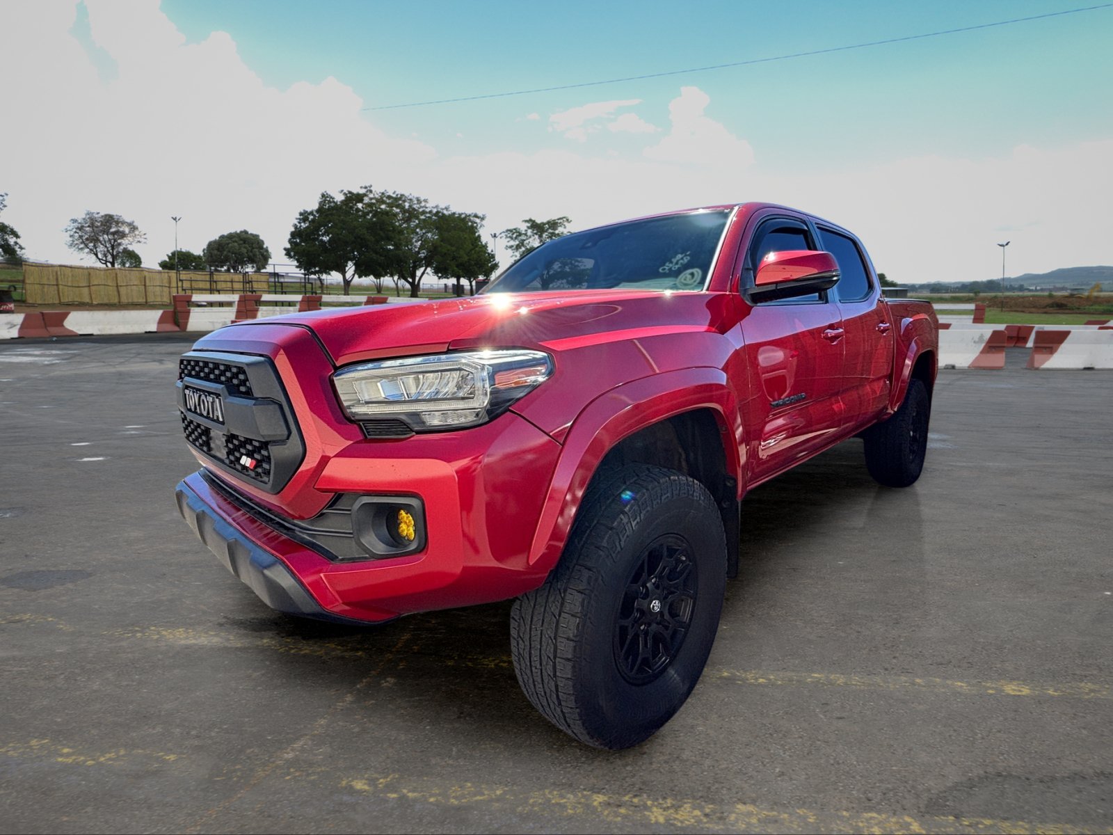Used 2020 Toyota Tacoma SR5 w/ Technology Package AWD/4WD image 5