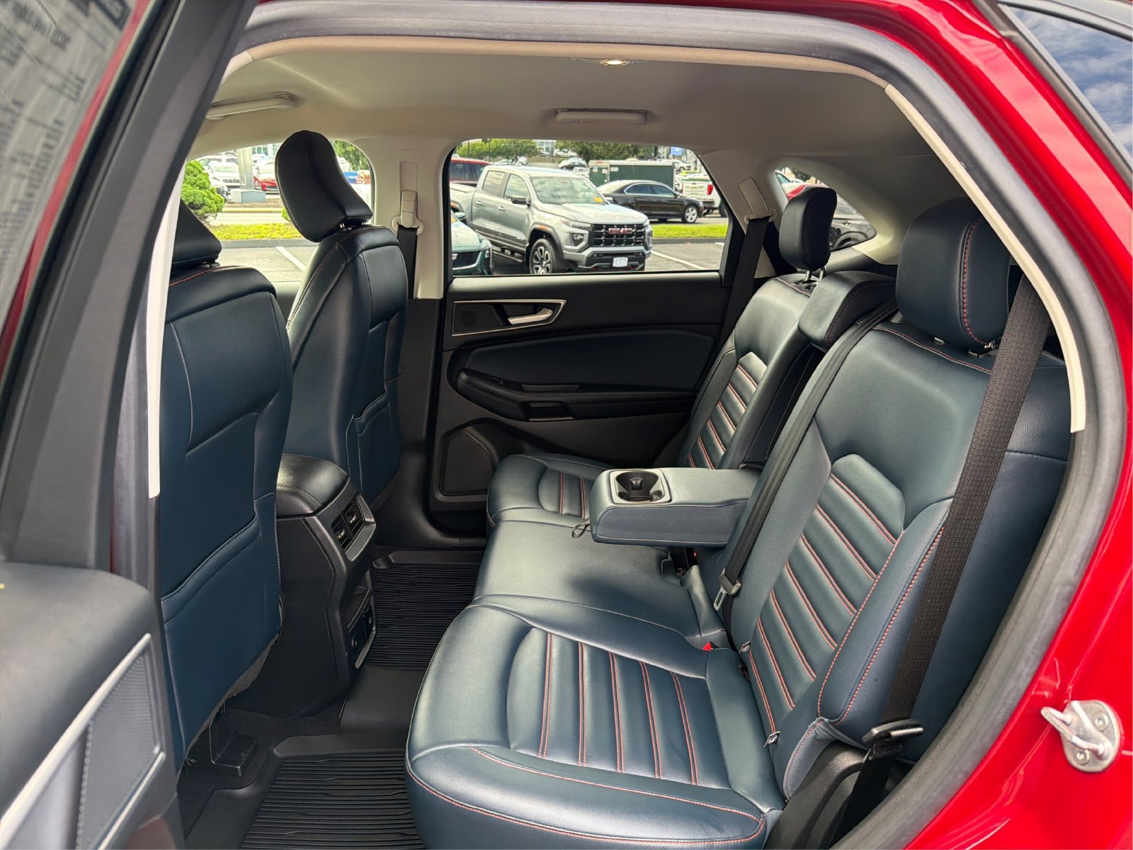 Used 2023 Ford Edge SEL w/ Sport Appearance Package AWD/4WD image 10