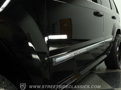 Used 2006 Jeep Grand Cherokee SRT8 w/ SRT Option Group I image 21