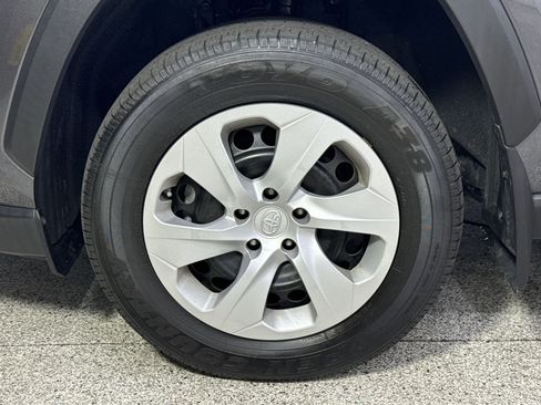Used 2024 Toyota RAV4 LE AWD/4WD image 24