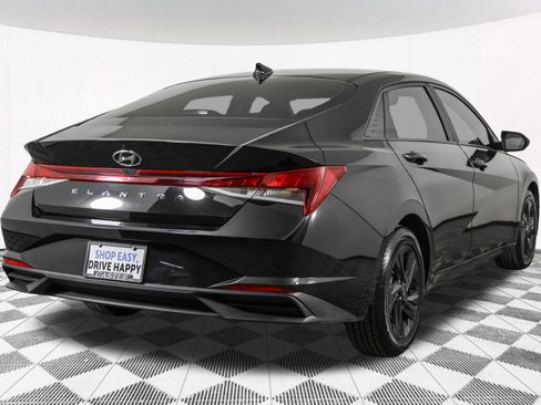 Used 2021 Hyundai Elantra SEL FWD image 14