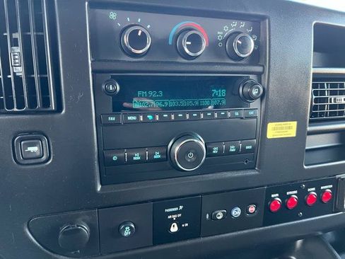 Used 2016 Chevrolet Express 2500 RWD image 23