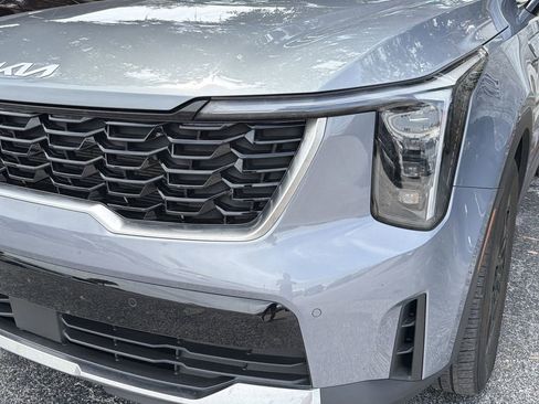 Certified 2025 Kia Sorento S FWD image 4