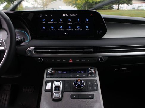 Used 2025 Hyundai Palisade SEL AWD/4WD image 14