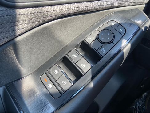 Used 2023 Nissan Rogue S AWD/4WD image 22