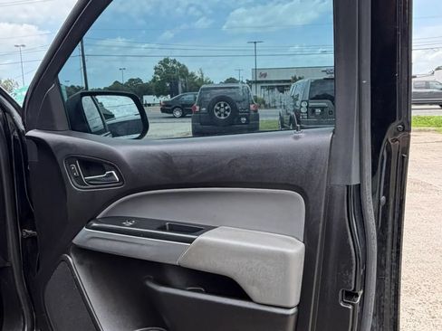 Used 2018 Chevrolet Colorado LT AWD/4WD image 19