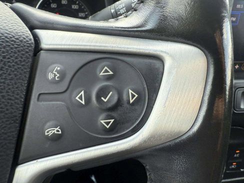 Used 2020 GMC Terrain SLE image 25