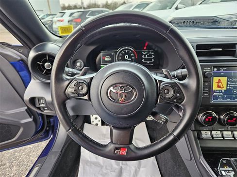 Used 2024 Toyota GR86 Premium image 10