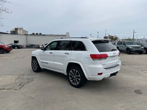 Used 2017 Jeep Grand Cherokee Overland w/ Jeep Active Safety Group AWD/4WD image 8