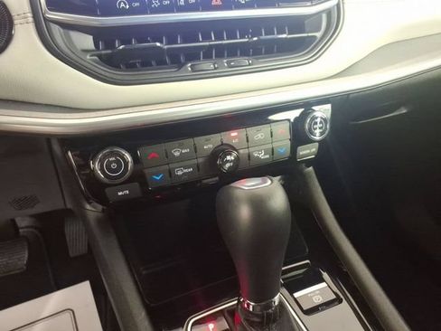 Used 2025 Jeep Compass Limited w/ Elite Group AWD/4WD image 19