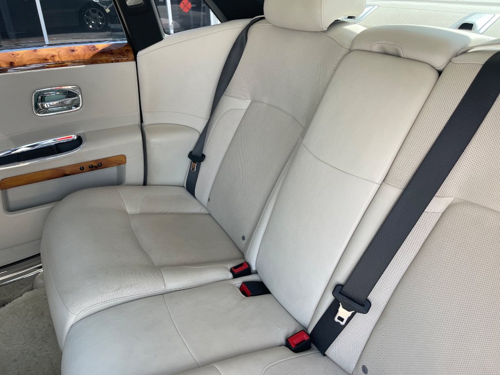 Used 2011 Rolls-Royce Ghost RWD image 16