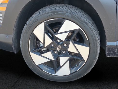 Used 2024 Hyundai Kona Limited AWD/4WD image 8