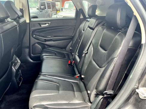 Used 2020 Ford Edge Titanium image 13